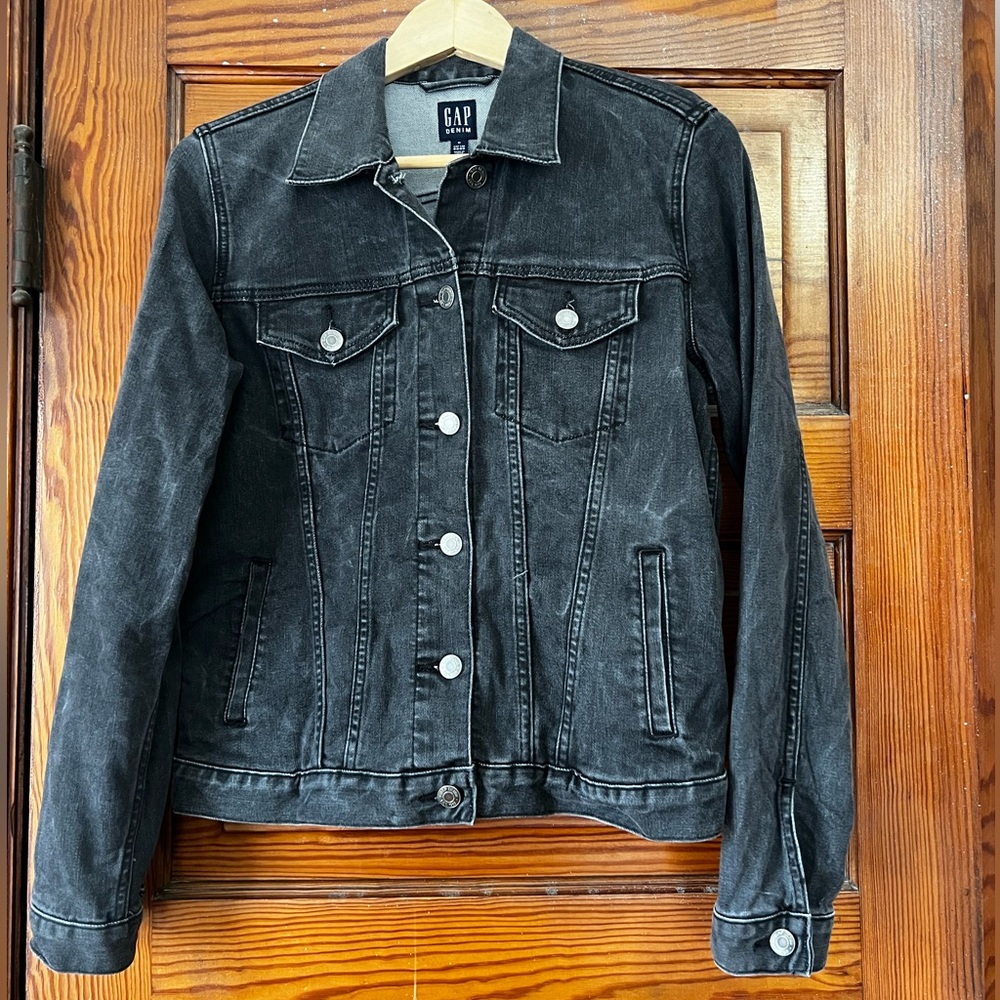 Gap distressed black denim jacket - size M